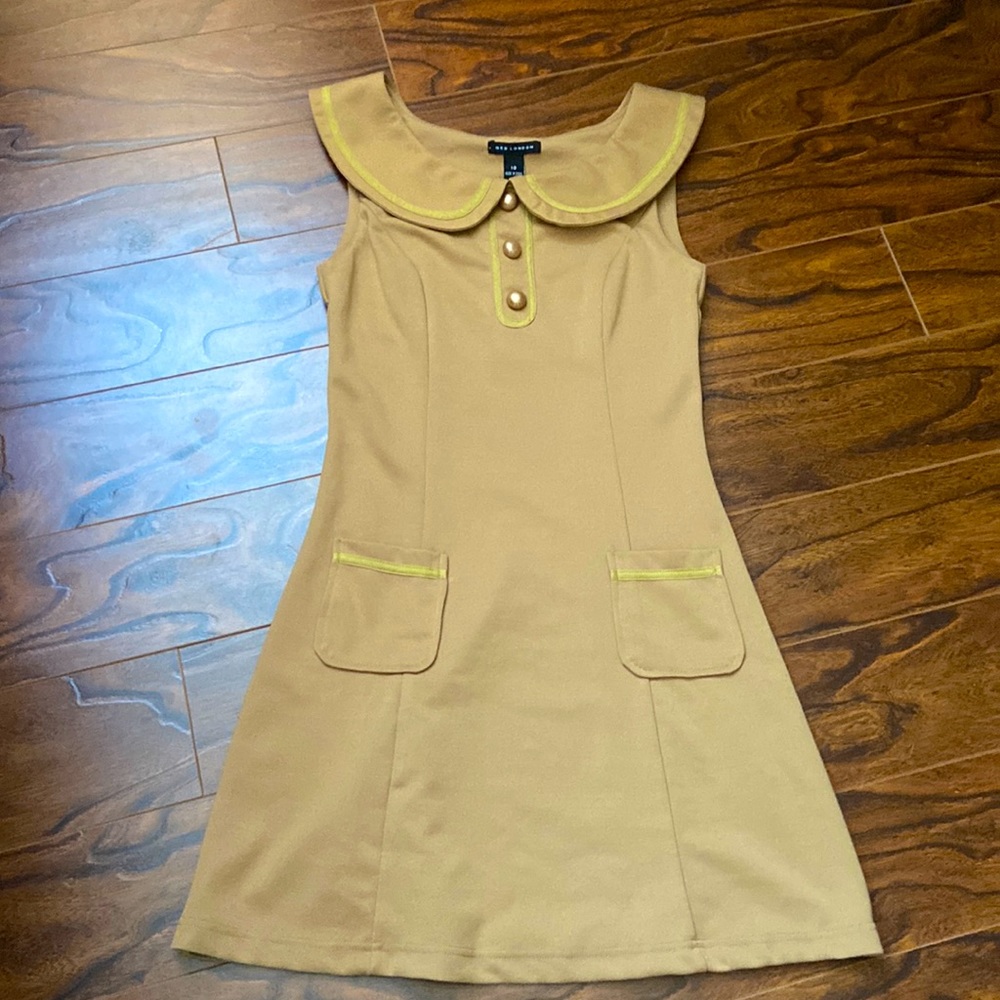 🆕 Cute tan coloured dress with pockets size 10